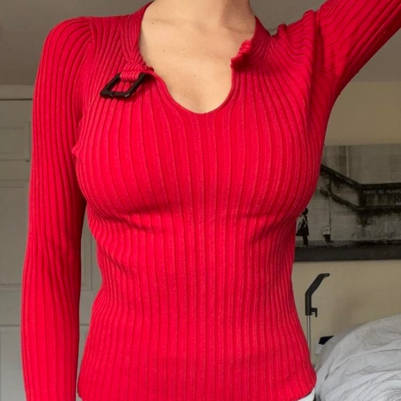 Vintage Josephine Chaus Red v neck sweater! - Picture 2 of 4